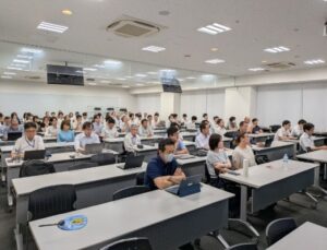 《スタッフブログ更新！》社内発表会を開催しました(9/18)